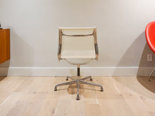 Eames Aluminum Group Side Chair in Mesh (Indoor/Outdoor) for Herman Miller